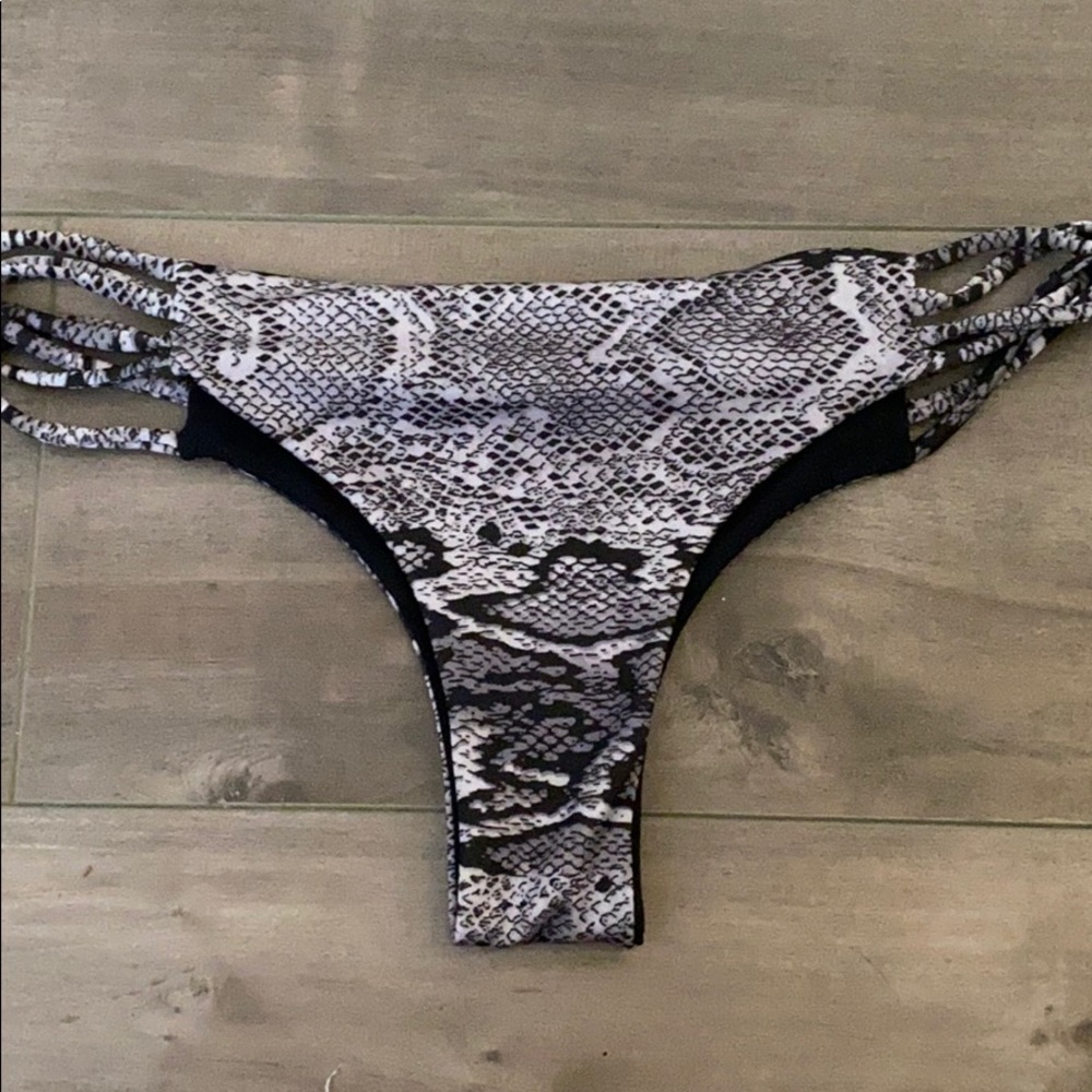 Bikini bottoms